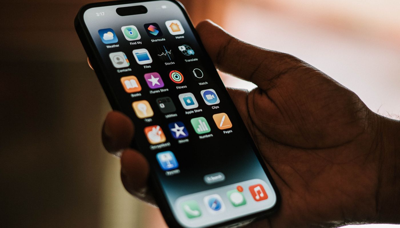 Bottom tabs or a side menu? App navigation for stores